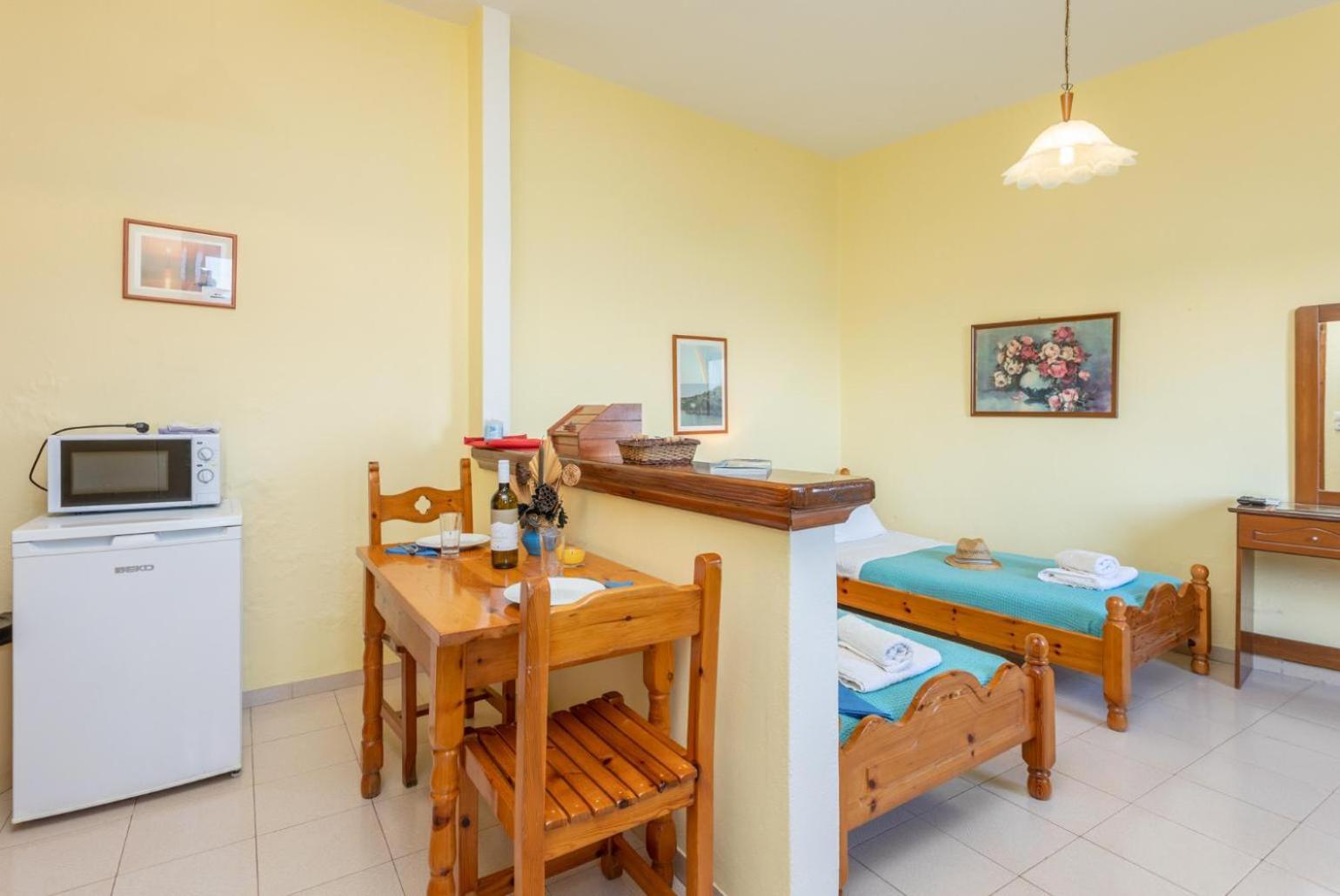 Dolphin Studio Apartment Tranakatika Luaran gambar